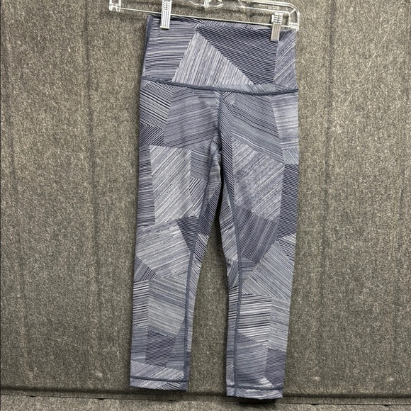 Lululemon Athletica Gray Leggings with Dynamic Design - Picture 1 of 5